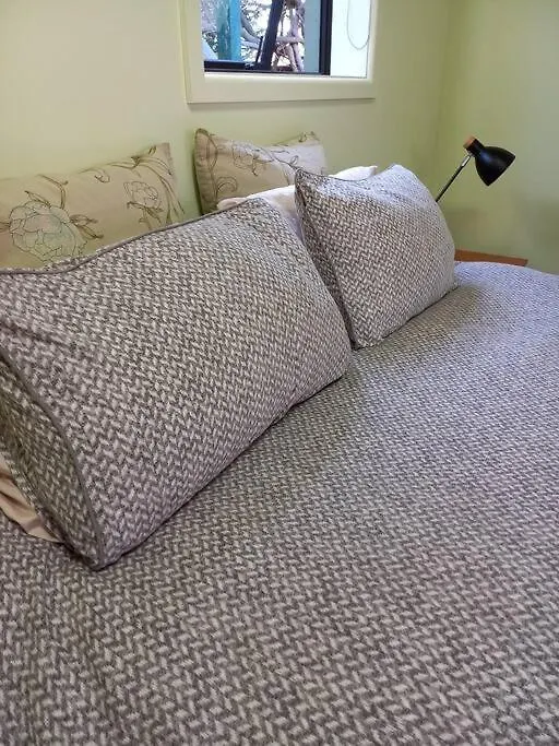 Garden Setting, Quality Independent Studio For Two Christchurch
