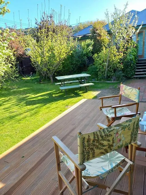 Apartment Garden Setting, Quality Independent Studio For Two Christchurch